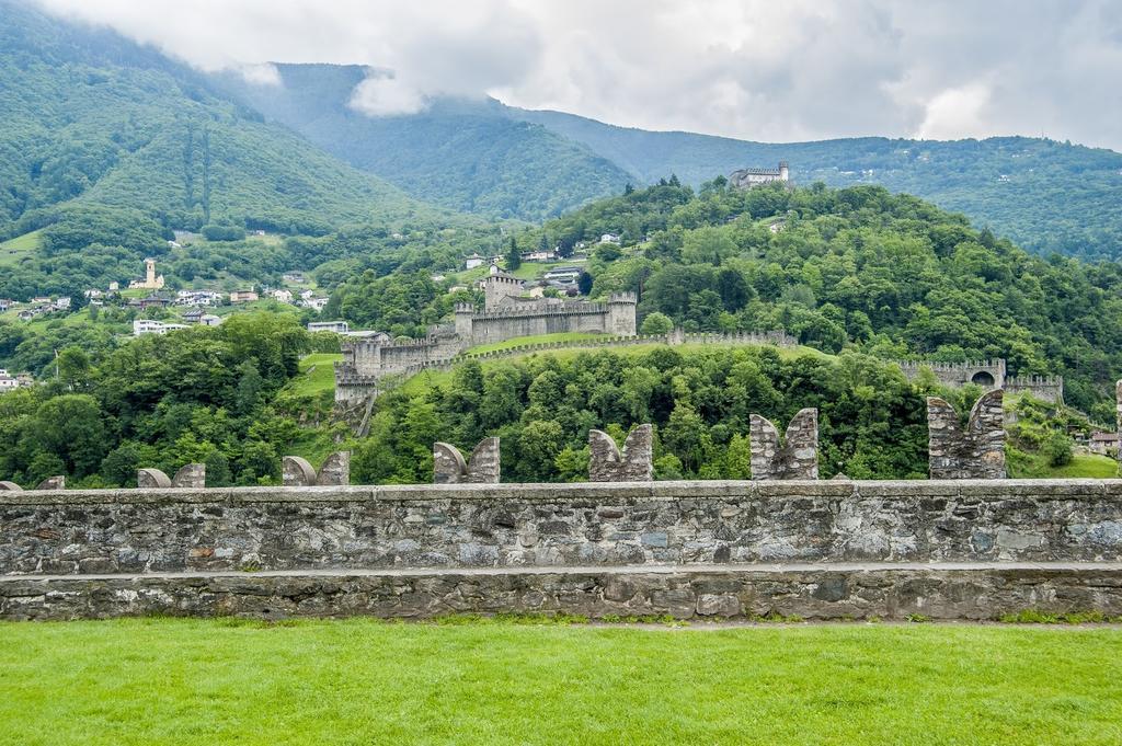 Grotto Zendralli Roveredo Екстер'єр фото